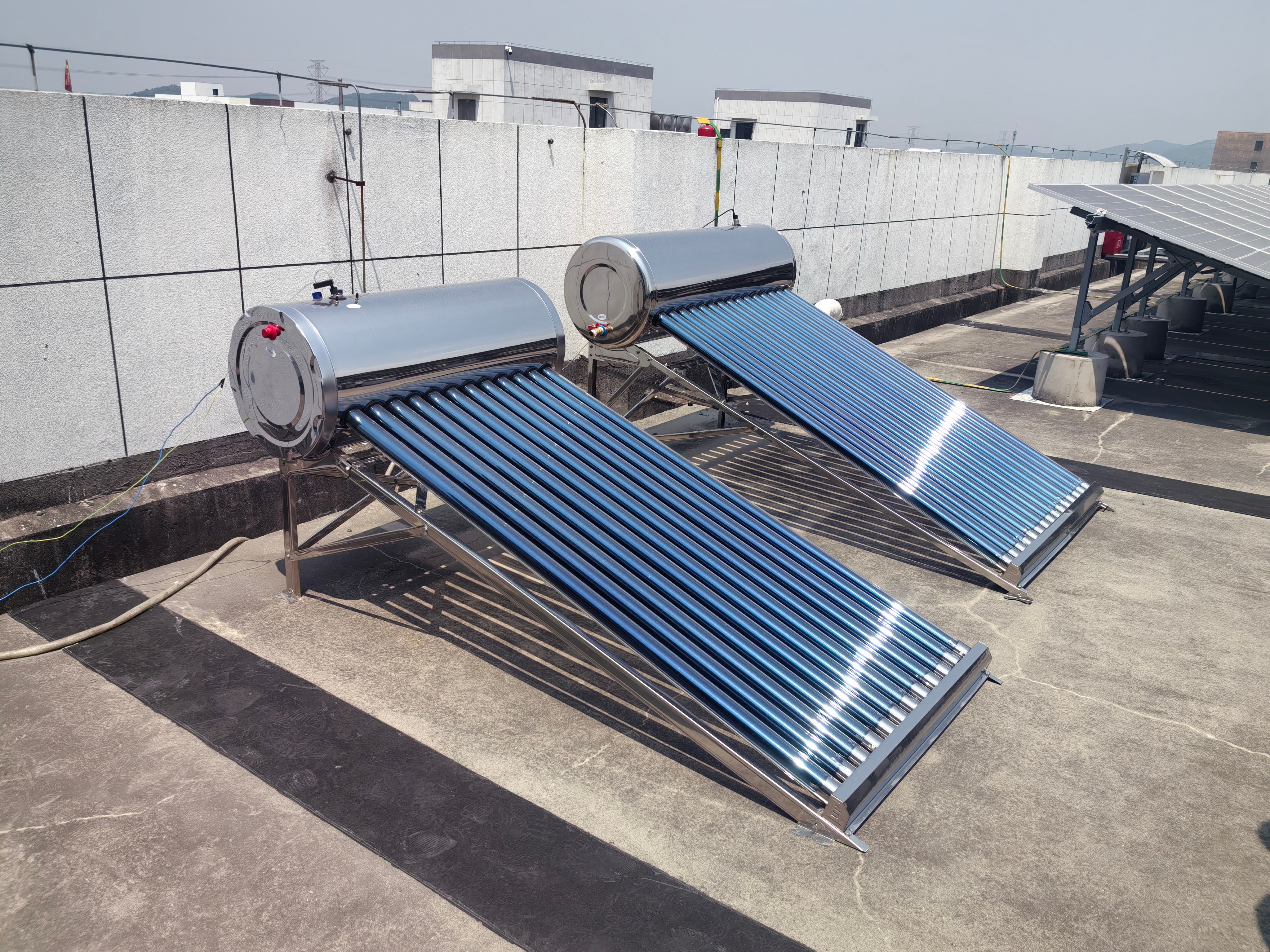 Solar water heater